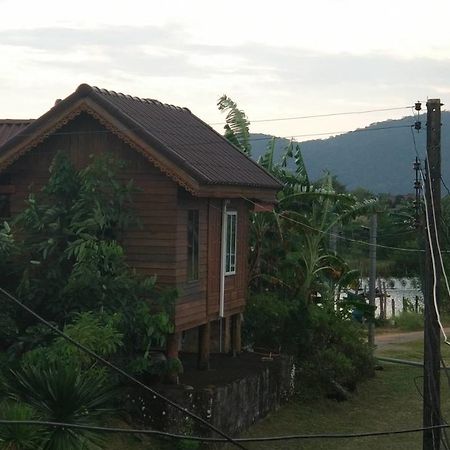 Baan Pak Phutawan Resort Takat Ngao Exterior photo