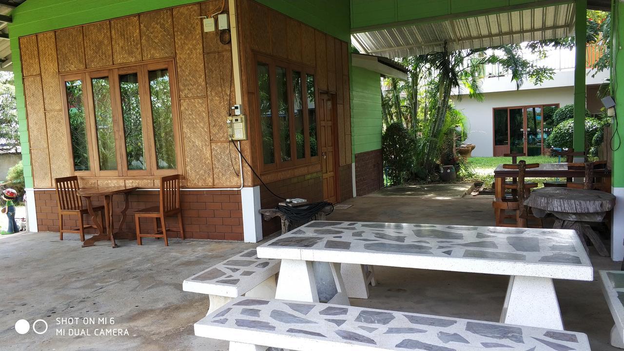 Baan Pak Phutawan Resort Takat Ngao Exterior photo