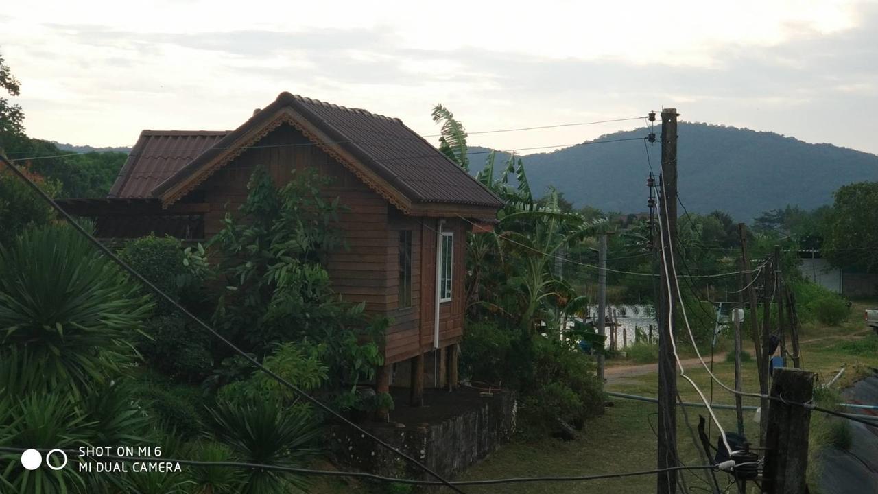 Baan Pak Phutawan Resort Takat Ngao Exterior photo